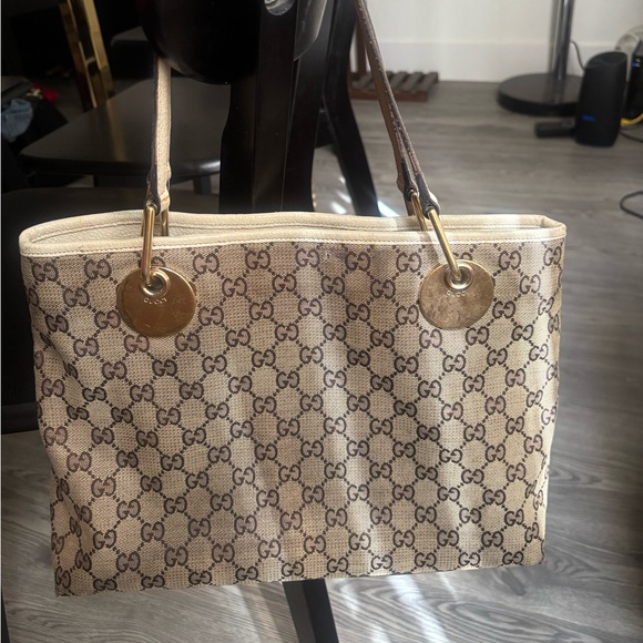 Gucci Handbags - GUCCI PURSE MEDIUM